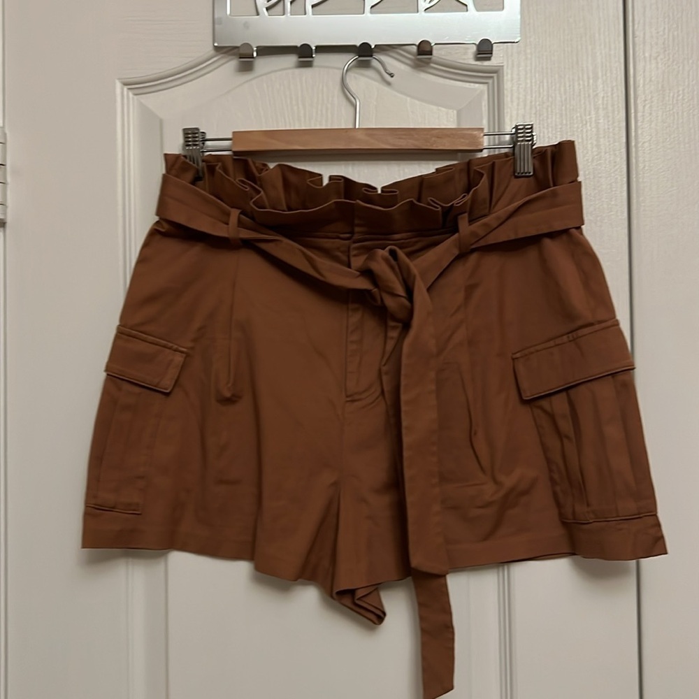 Alice + Olivia Paper Bag Cargo Short - Picture 4 of 8